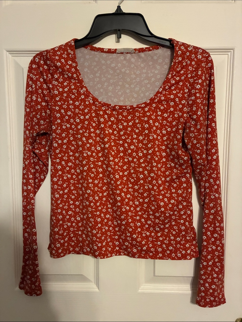 Women's Red Floral Scoop Neck Long-Sleeve Top